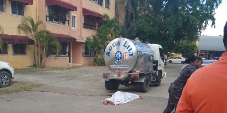 Presunto vendedor de agua mata joven en Ciudad Modelo, SDN