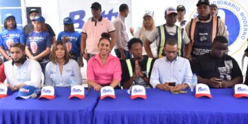 Cientos de motoconchos en SDN pasan apoyar a Betty Gerónimo