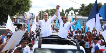 Abinader moviliza seguidores por Fantino en caravana