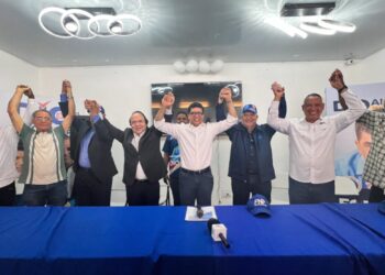 Dío Astacio recibe apoyo de la Fuerza Nacional Progesista y el PRSC