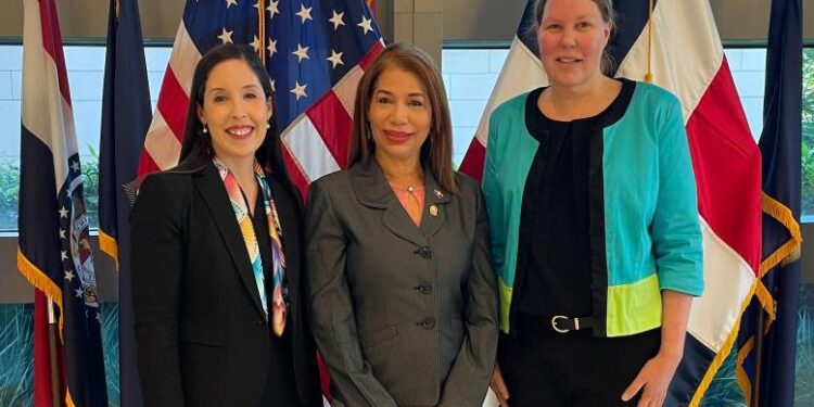 Realizan importante Encuentro entre la presidenta del PARLACEN y funcionarias de la Embajada de EE. UU. en República Dominicana