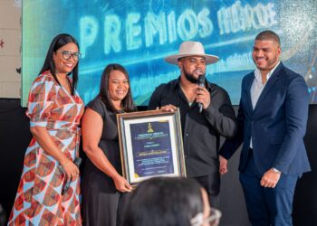 Se realizó con éxito premios Heroes; un reconocimiento al mérito juvenil