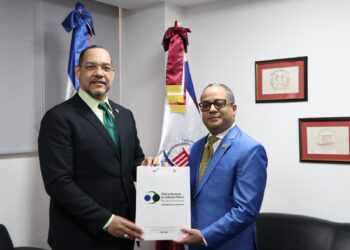 Defensa Pública Realiza Visita de Cortesía al Magistrado Napoleón R. Estévez Lavandier, Juez Presidente del Tribunal Constitucional