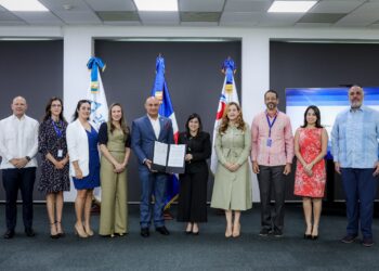 ProDominicana y Junior Achievement Dominicana firman alianza para impulsar el desarrollo de la mujer