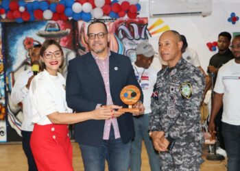 Centro de privación de libertad "La Victoria" reconoce al director nacional de Defensa Pública