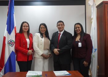 ARS SEMMA contrata servicios del Centro médico UCE