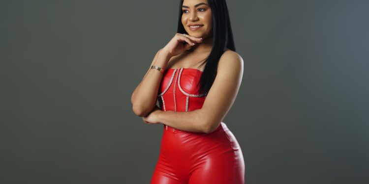 Nelly Swing finaliza de manera amigable con casa disquera