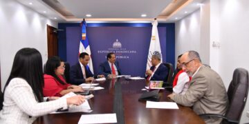 Ministros de Administración Pública y Salud Pública repasan avances para la reforma del sector salud