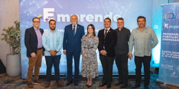 Realizan charla sobre importancia de formalizar empresas para emprendedores venezolanos en RD
