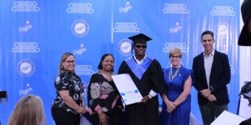 CENAPEC entrega 76 prospectos bachilleres de academias de béisbol en RD