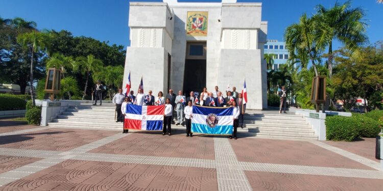 Instituto Duartiano deplora sea gravado con ITBIS la adquisición de la bandera nacional