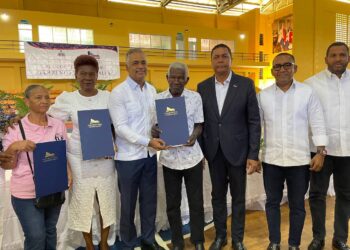 Más de dos mil familias serán beneficiados con títulos de propiedad en Monte Plata