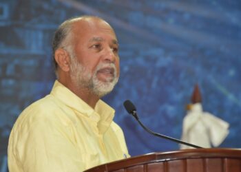 ADP dice presidente ofrece números falsos sobre el desempeño educativo