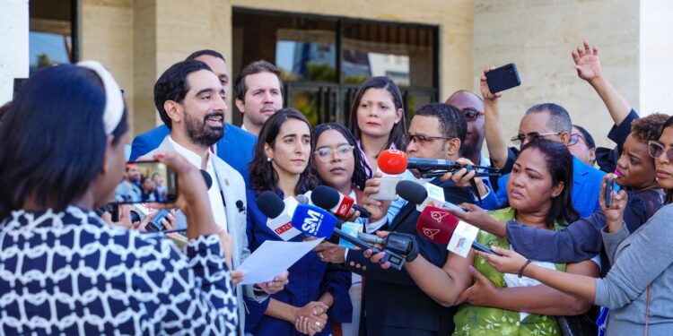 José Horacio propone reducir el Congreso Nacional y eliminar los privilegios de los legisladores