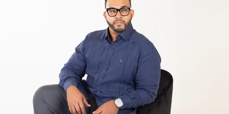 Profesor universitario y empresario dominicano Alexander Zapata, aspira a Diputado por Ultramar