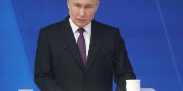 Vladimir Putin amenazó a Occidente con usar armas nucleares si la OTAN envía tropas a Ucrania