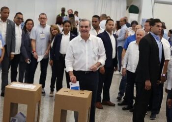 Presidente Abinader votará este domingo a las 10:00 de la mañana