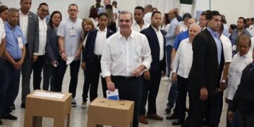 Presidente Abinader votará este domingo a las 10:00 de la mañana