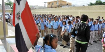 Educación llama a estudiantes a reintegrarse a la docencia este martes