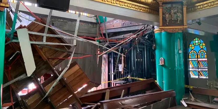 En Filipinas al menos un muerto y 53 heridos al desplomarse el balcón de una iglesia en plena misa