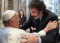 Tras su abrazo, el papa y Milei se reúne entre rumores sobre un viaje de Francisco a Argentina