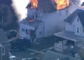Dos oficiales heridos en enfrentamiento con tirador que culminó en incendio