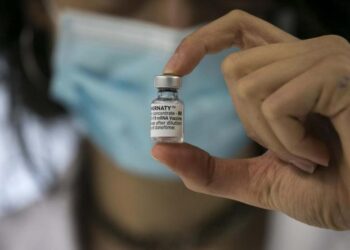 Las vacunas contra la Covid-19 se venderán en las farmacias británicas