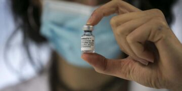 Las vacunas contra la Covid-19 se venderán en las farmacias británicas