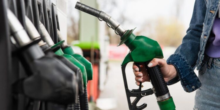 Precios de los combustibles se mantendrán iguales del 24 al 01 de marzo