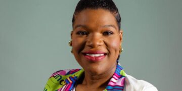 Elizabeth Silverio regresa como pastora y anuncia podcast