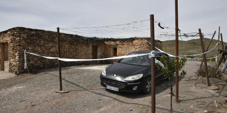 Hombre mata a sus dos hijas de 2 y 4 años y después se suicida