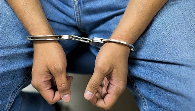 Policía apresa en Barahona hombre por robo de cartera a una mujer y recupera partes de lo sustraído