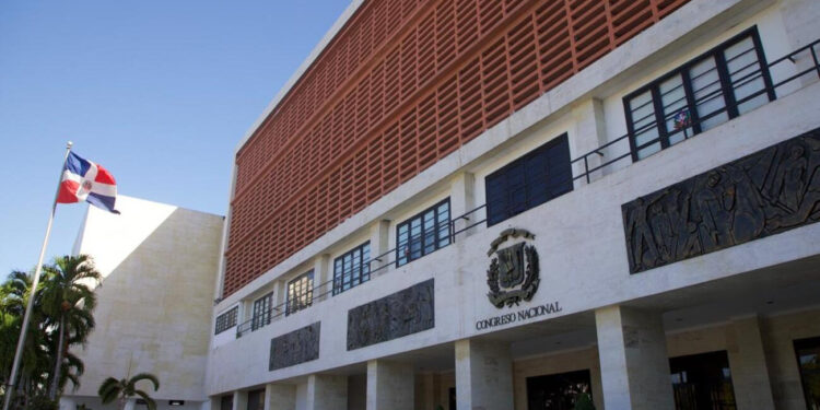 Gobierno pide aprobación de préstamos para pagarlos hasta el 2043