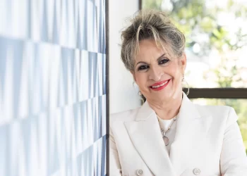 Izquierdo insta por mayor equidad en el Día de la Mujer