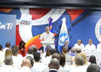 Abinader y PRM instruyen alcaldes a cumplir con reporte de gastos y declaración jurada de bienes