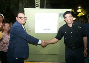 EDEESTE inaugura iluminación del parque Invivienda en Santo Domingo Este