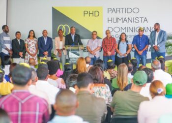 PHD  juramenta Comité Nacional  de campaña en apoyo a la reelección de Abinader