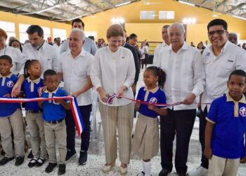 Vicepresidenta Raquel Peña inaugura Escuela Príamo Rodríguez Castillo del Distrito 10-03
