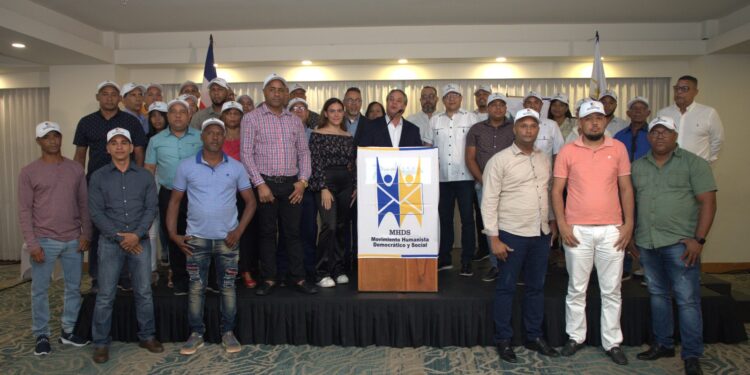 Más de 200 líderes religiosos respaldan candidatura presidencial de Luis Abinader