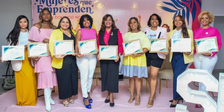 Mujeres Que Emprenden SDN celebran su primer aniversario con congreso para mujeres emprendedoras