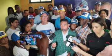 Movimiento Comunicadores 8.0 juramenta decenas de miembros en Villa Mella