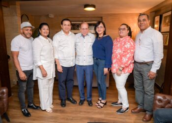 Renuncian dirigentes FP y PLD y pasan a apoyar Abinader y a Daniel Rivera