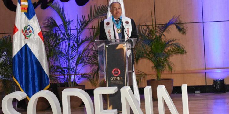 SODENN exalta a Yulino Castillo como padre Endocrinología Dominicana Moderna