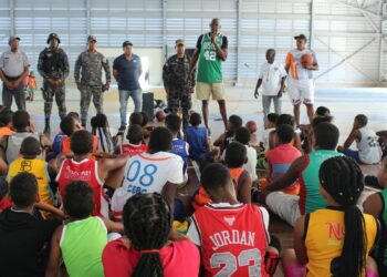 Tito Horford participa de programa De Vuelta al Barrio junto a la PN