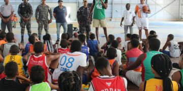 Tito Horford participa de programa De Vuelta al Barrio junto a la PN