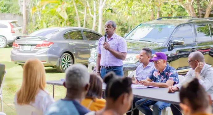 Triunfo del PLD en las municipales afianza victoria de Rafael González como senador de Monte Plata