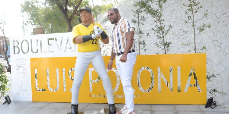 Alcaldía Santiago inaugura boulevard en homenaje a Luis Polonia en su barrio Pueblo Nuevo