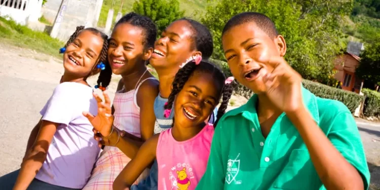 Gobierno lanza iniciativa para fortalecer protección de la niñez y adolescencia en RD