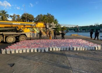 Incautan 1.4 toneladas de cocaína en costas de La Romana