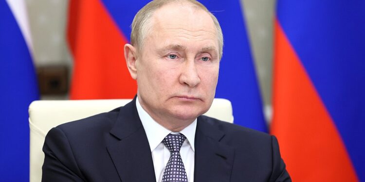 Putin condena atentado y clama venganza contra los que encargaron el ataque